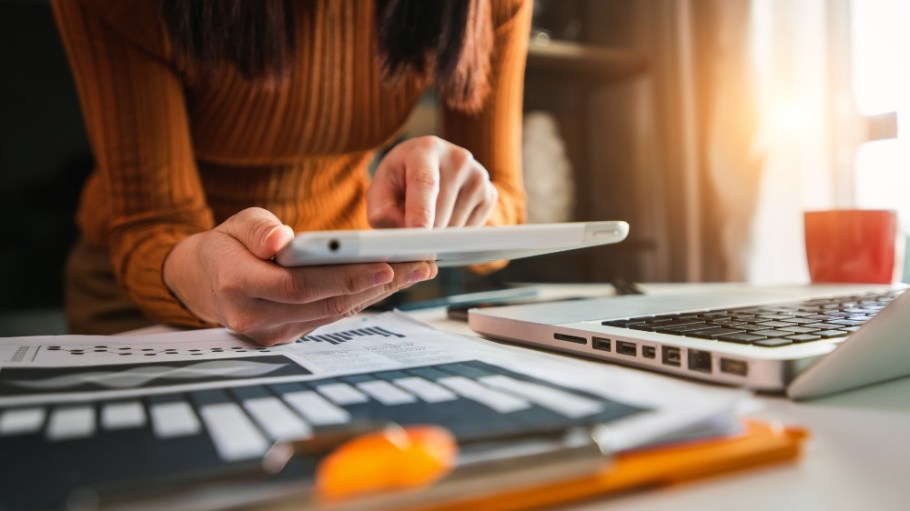 In addition to food and beverage, beauty and personal care and consumer electronics, Signals Analytics now offers data on the apparel industry