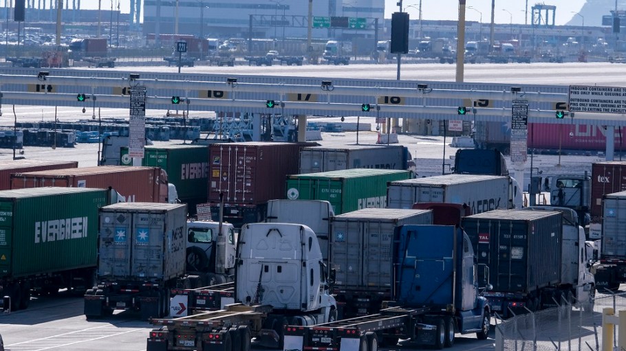 The NLRB issued a complaint Universal Logistics Holdings in what the Teamsters said was landmark victory for the rights of truck drivers.