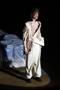 A look from Vincent Pressiat’s Fall 2021 collection.