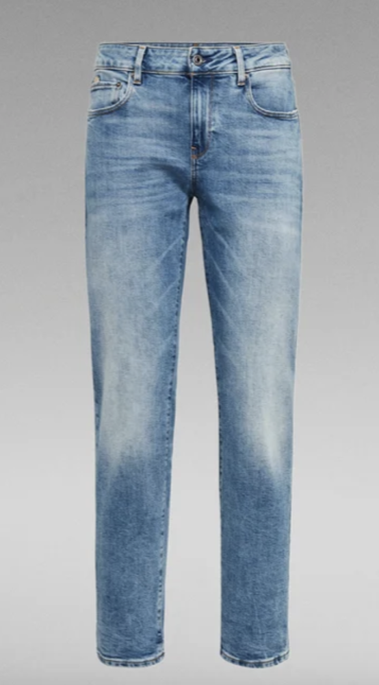 Rivet rounded up some loose denim styles for women to provide alternatives to skinny jeans, which are diminishing in popularity.