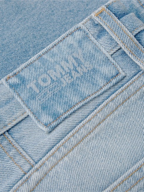 PVH Europe signed the Denim Deal, a circular Dutch initiative that aims to increase the use of recycled fibers in the denim industry.