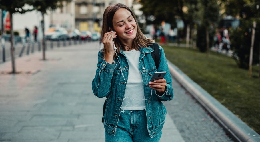 The Denim War is putting jeans front and center for Fall 2021 fashion, and that actually makes it an opportunity for brands and retailers.