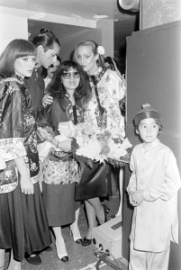 Designer Cathy Hardwick poses with models backstage after her Cathy Hardwick ’n Friends fall 1975 fashion show.