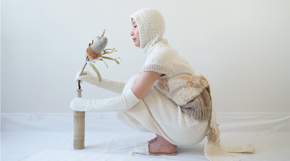 Jeon Saemi's knitwear ensemble, inspired by Dogwood flowers.