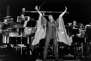 LIza Minnelli performs onstage during a concert and party at Wolf Trap National Park for the Performing Arts in Wolf Trap, Virginia, on June 2, 1977.