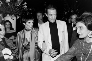 Liza Minnelli (3rd from L) and Halston (C) attend a party, benefitting the Martha Graham Center for Contemporary Dance, at Studio 54 in New York City on June 22, 1978.