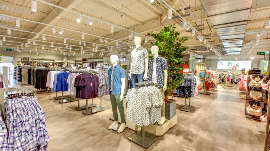 Marks & Spencer's closing 30 doors, adding to the 59 closed or repositioned stores and 7,000 jobs cut, after posting full-year loss.