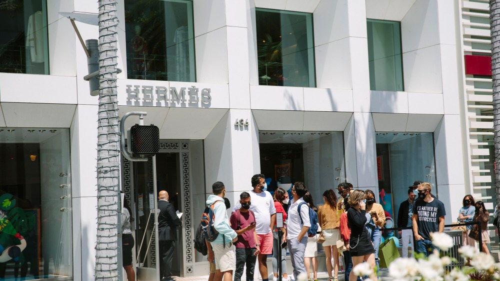 Shoppers return to the streets of Los Angeles.