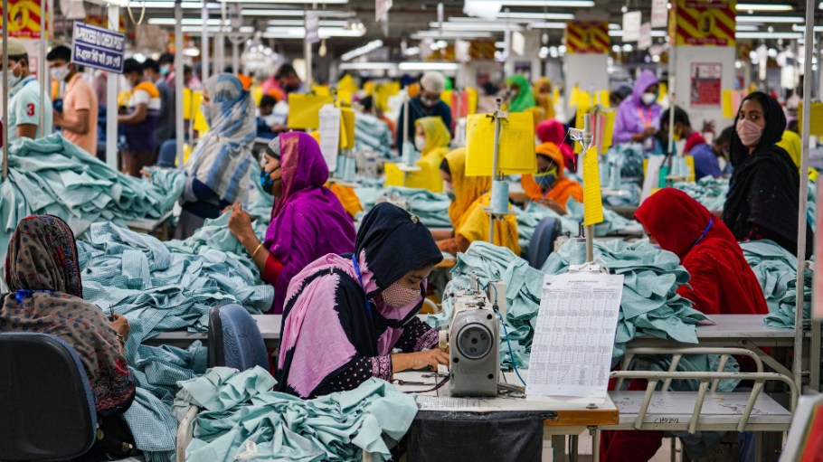 The 2021 Fashion CEO Agenda outlines key priorities for apparel businesses to future-proof both their interests and those of the planet.