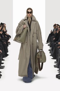 Balenciaga RTW Spring 2022