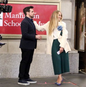 July 23, 2021. Mario Cantone, Sarah Jessica Parker shooting on location for HBOMax Sex and the City reboot series And Just Like That in New York July 23, 2021 Credit:RW/MediaPunch /IPX