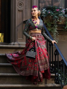Photo by: zz/KGC-505/STAR MAX/IPx 2021 10/21/21 Sarah Jessica Parker on the set of the "Sex And The City" reboot film, "And Just Like That" on October 21, 2021 in The West Village, Manhattan, New York City. (NYC)