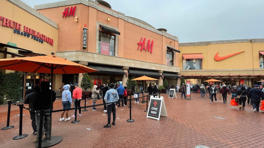 The National League of Cities developed eight recommendations for city leaders to facilitate an inclusive pandemic recovery across retail.