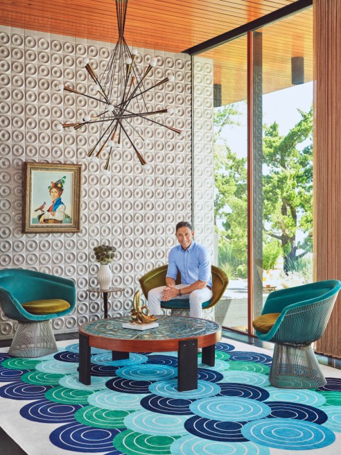 Ruggable joins forces with renowned home goods designer Jonathan Adler for a licensed line, the Jonathan Adler x Ruggable collection.
