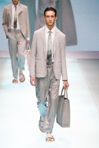 Emporio Armani RTW Spring 2022