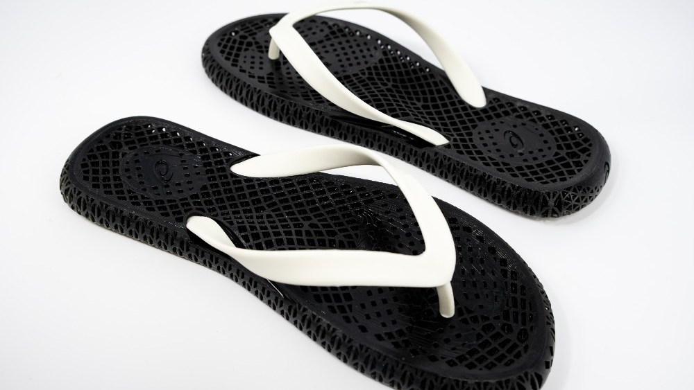 Asics utilized LuxCreo's SmartFactory to create personalized flip flops for attendees at its Future Experience Lab event.