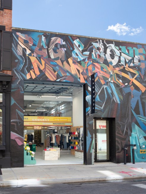 Rag & Bone recently opened a deli-themed popup shop located in the heart of Brooklyn.