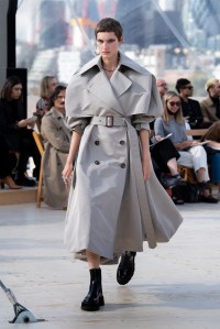 Alexander McQueen RTW Spring 2022