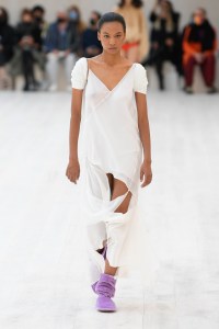 Loewe RTW Spring 2022