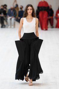 Loewe RTW Spring 2022