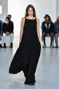Shang Xia RTW Spring 2022