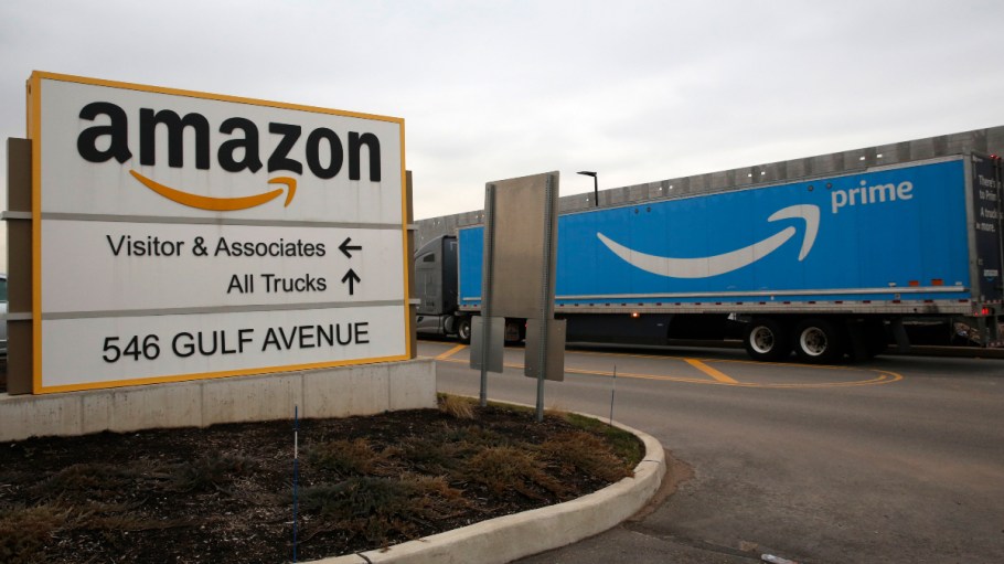 Amazon's Staten Island Warehouse Workers File to Hold Union Election