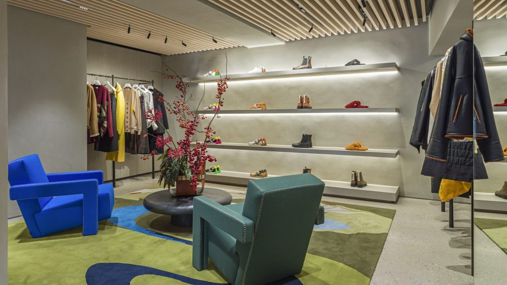 Loewe Avenue Montaigne Paris