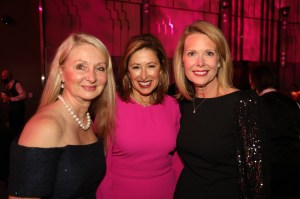 DG Board Chair Andrea Weiss, DG President & CEO Lisa Gurwitch and Vitamin Shoppe CEO Sharon Leite