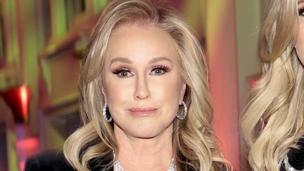 Kathy Hilton, Aquazzura, Oscar de la Renta, Chanel, Max Mara, tuxedo, crystal bag, pumps, crystal pumps, black pumps, silk pumps, Footwear News Achievement Awards, red carpet