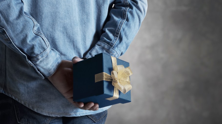 Rivet gathered recommendations on the best denim gifts for the holidays from denim experts with insider blue blood knowledge.