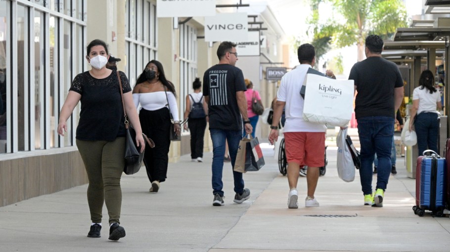 Goldman Sachs retail analysts, ICSC, Placer.AI and Blackhawk Network experts on what to expect as Black Friday jumpstarts holiday shopping.