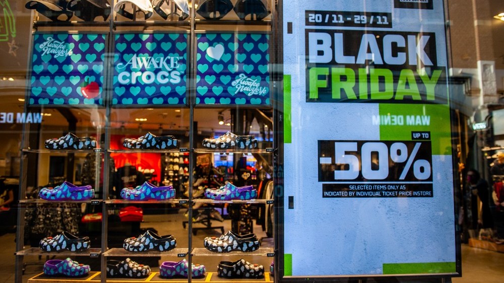 Crocs estimated its sales grew 42 percent in the fourth quarter