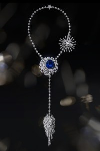 Allure Céleste necklace in white gold, diamonds and sapphire. 1 oval-cut sapphire 55.55 cts. 1 pear-cut diamond 8.05 cts D FL (Type IIa). 1 round-cut diamond 2.52 cts D FL (Type IIa).