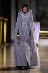 Viktor & Rolf Couture Spring 2022