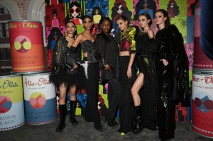 Alice & Olivia RTW Fall 2022
