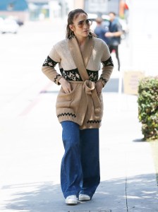 Jennifer Lopez out and about in Los Angeles.Pictured: Jennifer LopezRef: SPL8046359 270523 NON-EXCLUSIVEPicture by: @broadimage / SplashNews.comSplash News and PicturesUSA: 310-525-5808UK: 020 8126 1009eamteam@shutterstock.comWorld Rights, No France Rights
