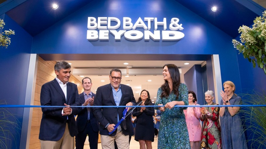 Bed Bath & Beyond tapped two EVPs, Wayfair named Sean Halligan chief global supply chain officer and Kamik hired Gillian Meek as CEO.