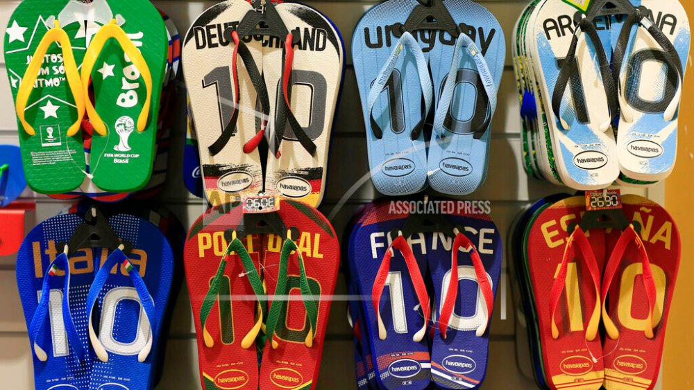 A Monday fire shuts down a Brazilian footwear factory owned by Algarpatas, which recently bought a stake in Rothy's of San Francisco.