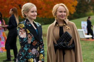 Inventing Anna. (L to R) Julia Garner as Anna Delvery, Kate Burton as Nora in episode 103 of Inventing Anna. Cr. David Giesbrecht/Netflix © 2021
