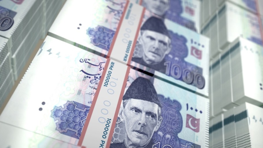 Brands such as Gap, H+M and Levi Strauss are not speaking out about the minimum-wage disputes in Pakistan, labor campaigners say.