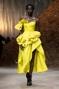 Alexander McQueen RTW Fall 2022