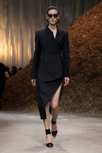 Alexander McQueen RTW Fall 2022