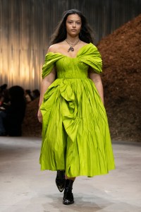 Alexander McQueen RTW Fall 2022