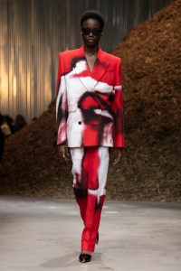 Alexander McQueen RTW Fall 2022
