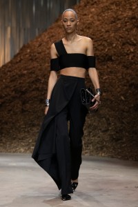 Alexander McQueen RTW Fall 2022