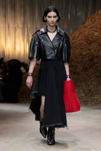 Alexander McQueen RTW Fall 2022