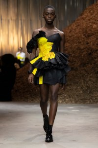 Alexander McQueen RTW Fall 2022