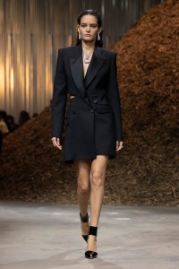 Alexander McQueen RTW Fall 2022