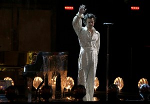 Brit Awards 2020 - Show - London. Harry Styles performing on stage at the Brit Awards 2020 at the O2 Arena, London. Picture date: Tuesday February 18, 2020. See PA story SHOWBIZ Brits. Photo credit should read: Isabel Infantes/PA Wire URN:50416435 (Press Association via AP Images)