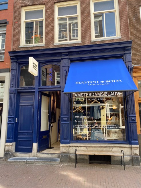 Scotch & Soda’s Amsterdams Blauw store was updated to include the brand’s first upcycled denim capsule and denim repair service.